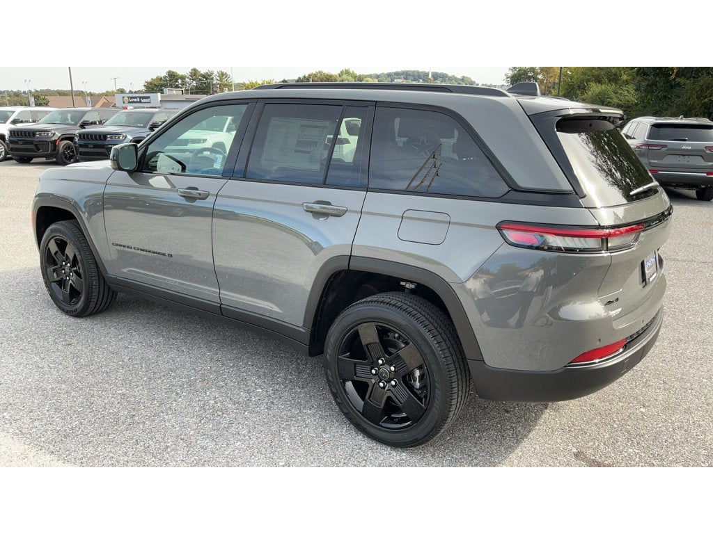 2027 Jeep Grand Cherokee Laredo X