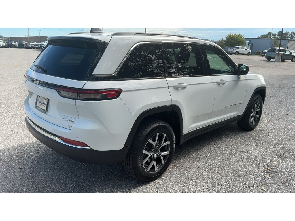 2027 Jeep Grand Cherokee Laredo X