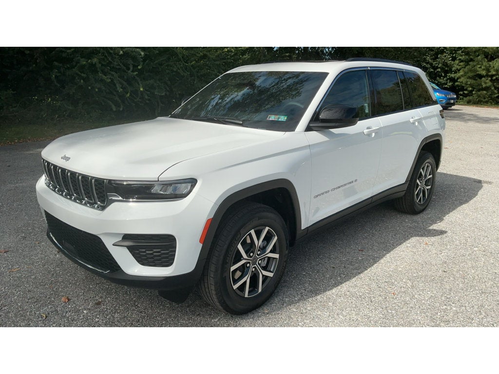 2027 Jeep Grand Cherokee Laredo X