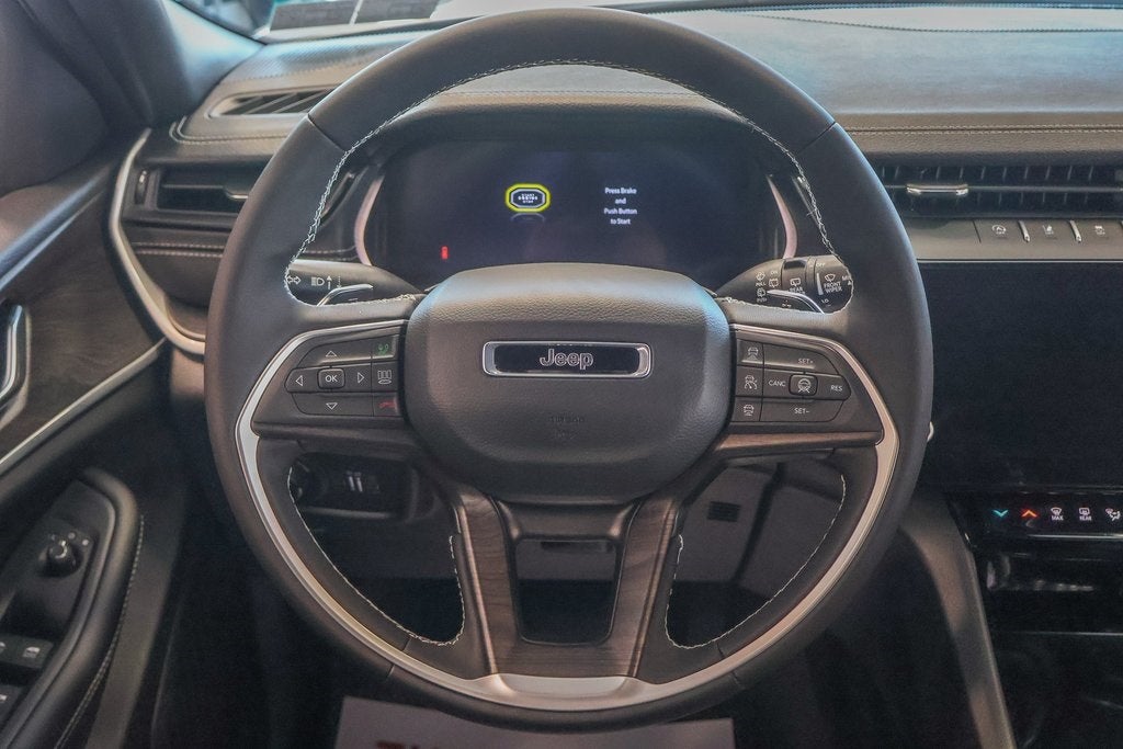 2026 Jeep Grand Cherokee Laredo