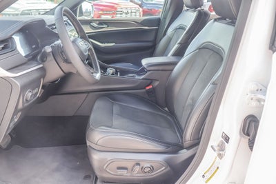 2026 Jeep Grand Cherokee Altitude