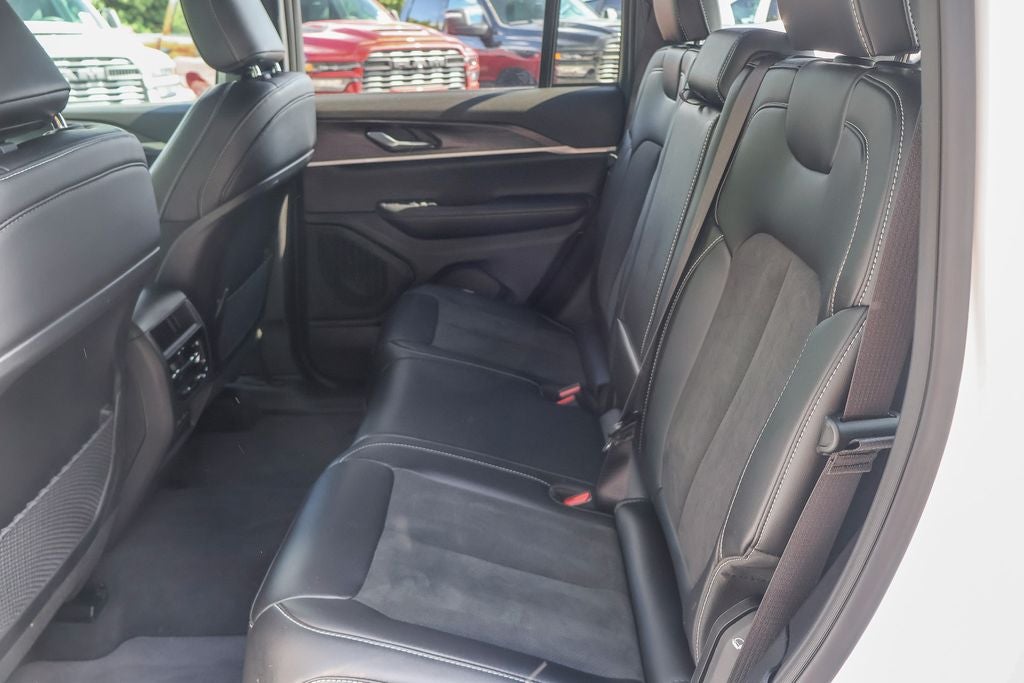 2026 Jeep Grand Cherokee Altitude