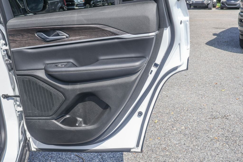 2026 Jeep Grand Cherokee Altitude