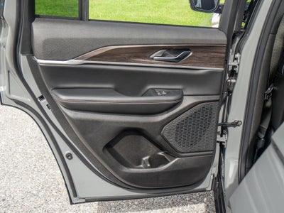 2027 Jeep Grand Cherokee Laredo Altitude