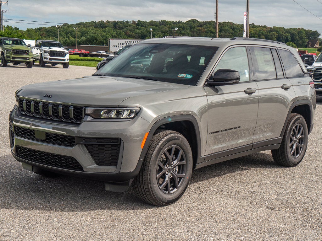 2027 Jeep Grand Cherokee Laredo Altitude