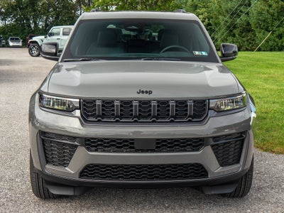 2027 Jeep Grand Cherokee Laredo Altitude