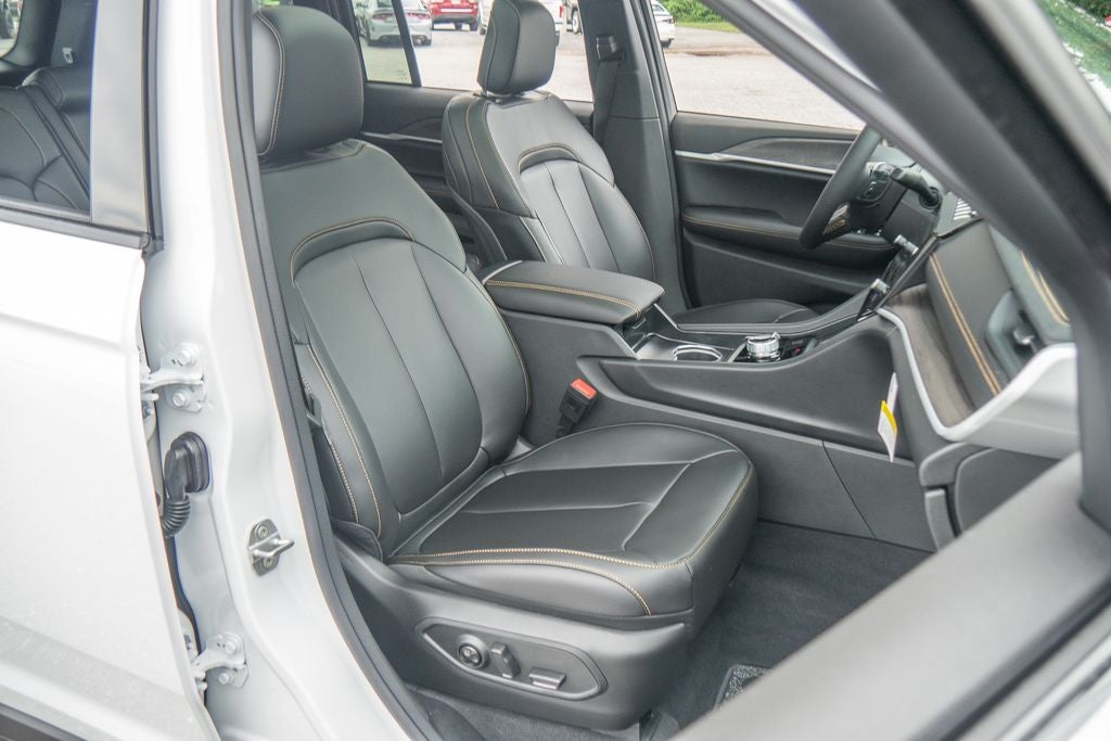 2026 Jeep Grand Cherokee 85th Anniversary Edition