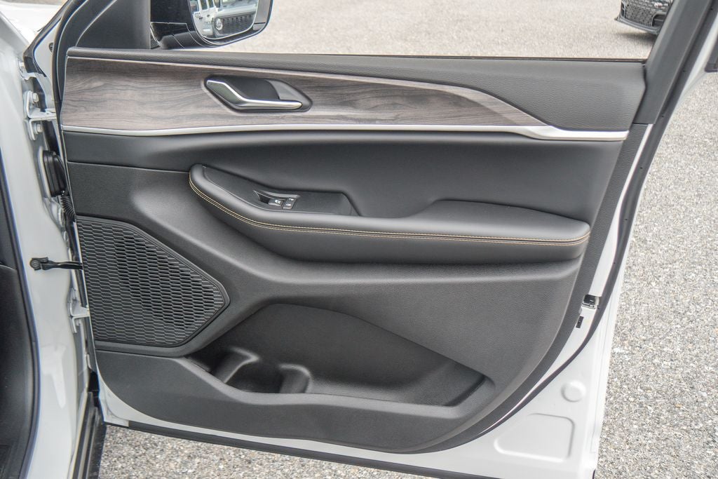 2026 Jeep Grand Cherokee 85th Anniversary Edition