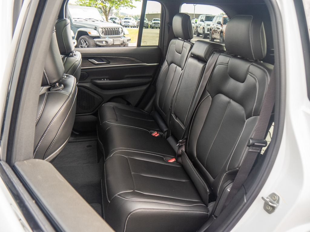 2027 Jeep Grand Cherokee Limited Reserve