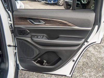 2027 Jeep Grand Cherokee Limited Reserve