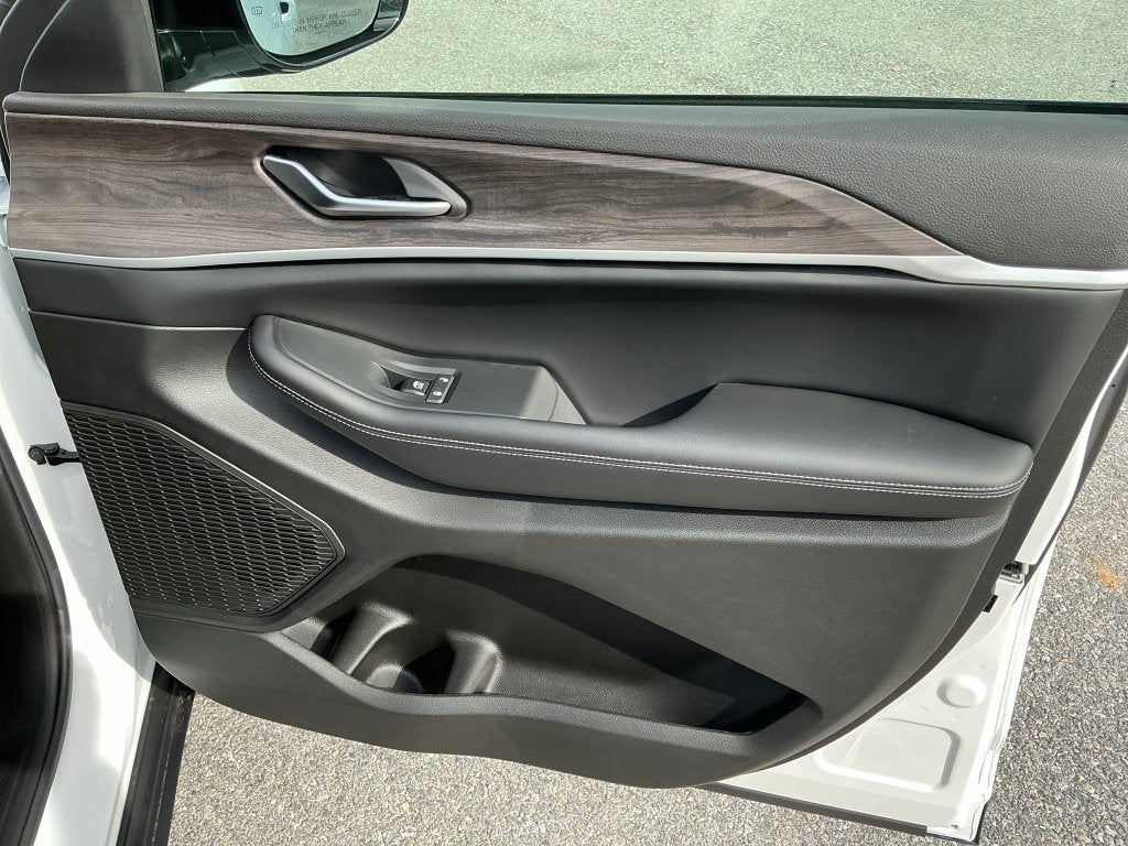 2027 Jeep Grand Cherokee Limited