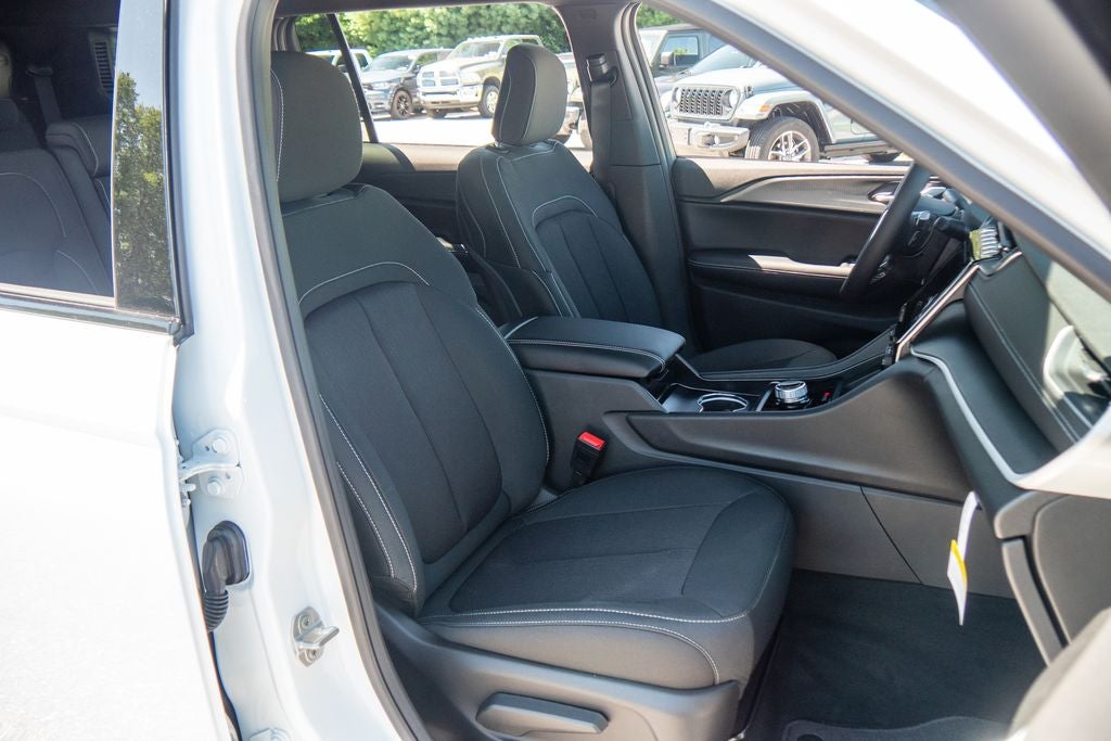 2026 Jeep Grand Cherokee L Laredo