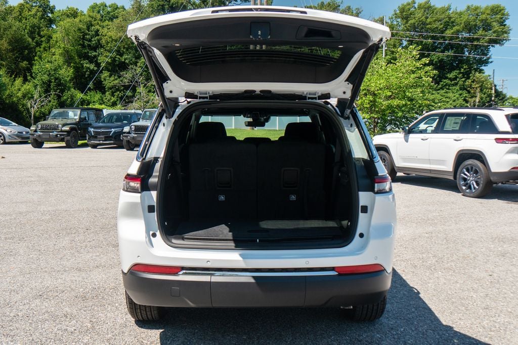 2026 Jeep Grand Cherokee L Laredo