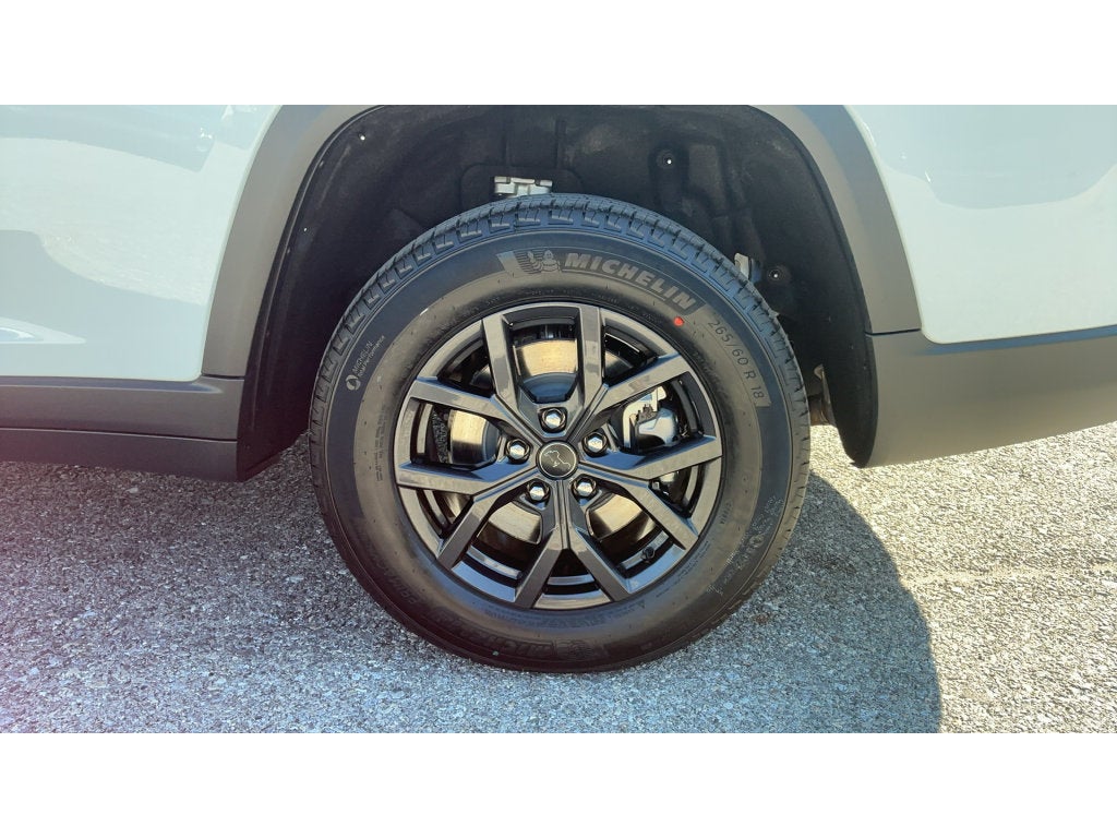 2027 Jeep Grand Cherokee L Laredo Altitude