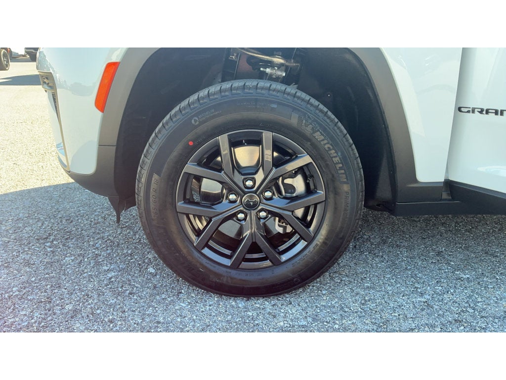 2027 Jeep Grand Cherokee L Laredo Altitude