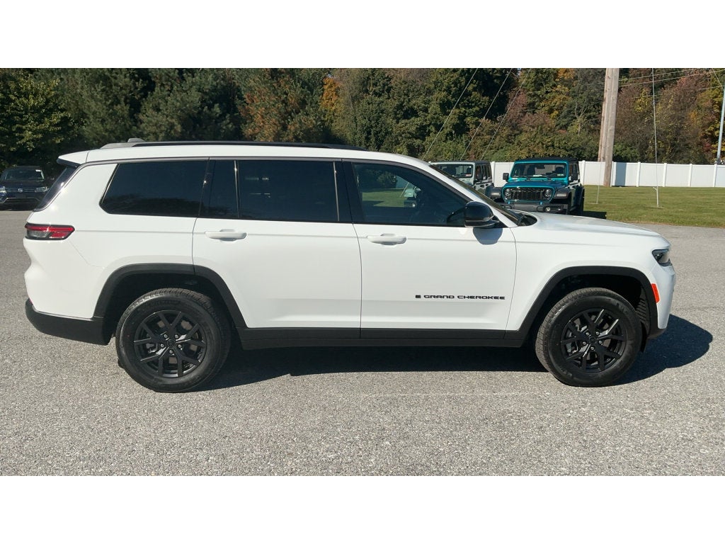 2027 Jeep Grand Cherokee L Laredo Altitude