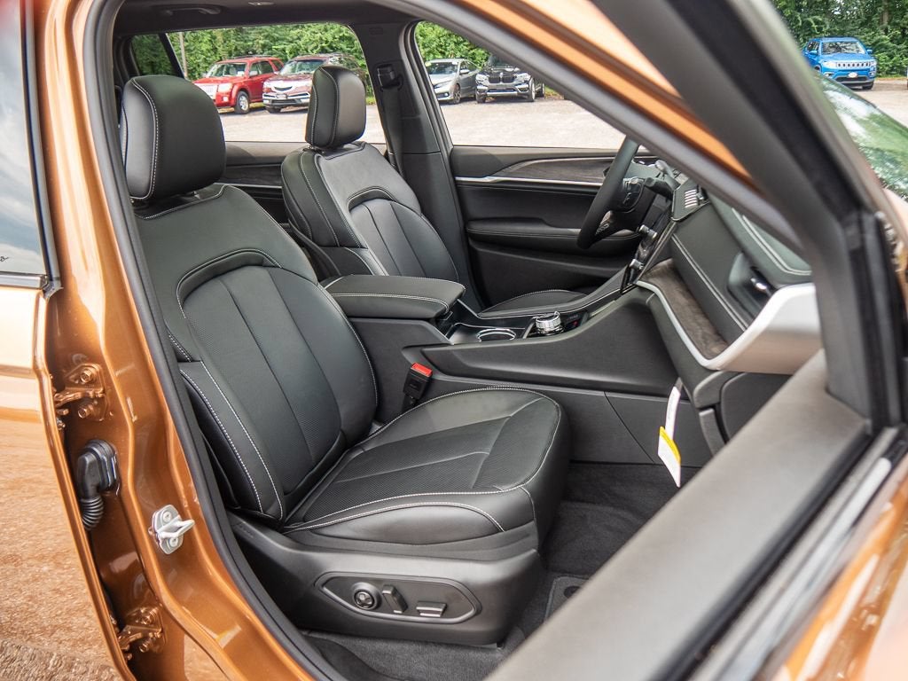 2027 Jeep Grand Cherokee L Limited Reserve
