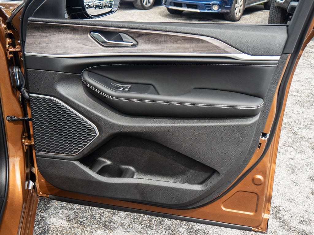2027 Jeep Grand Cherokee L Limited Reserve