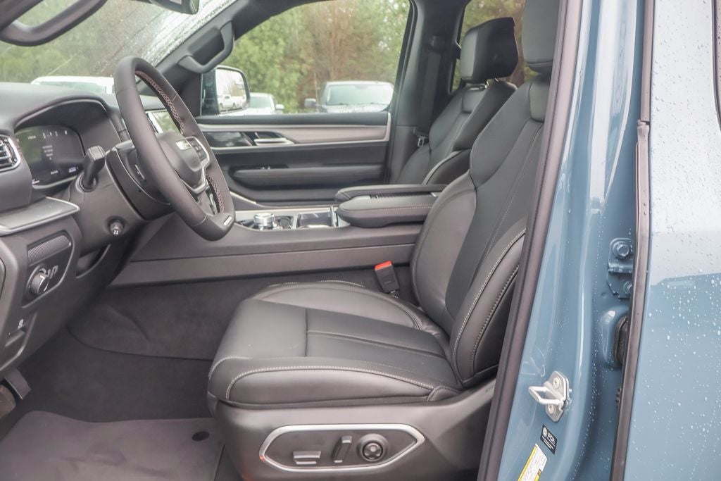 2026 Jeep Grand Wagoneer L 4x4