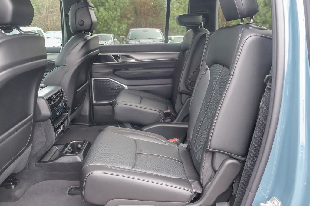 2026 Jeep Grand Wagoneer L 4x4