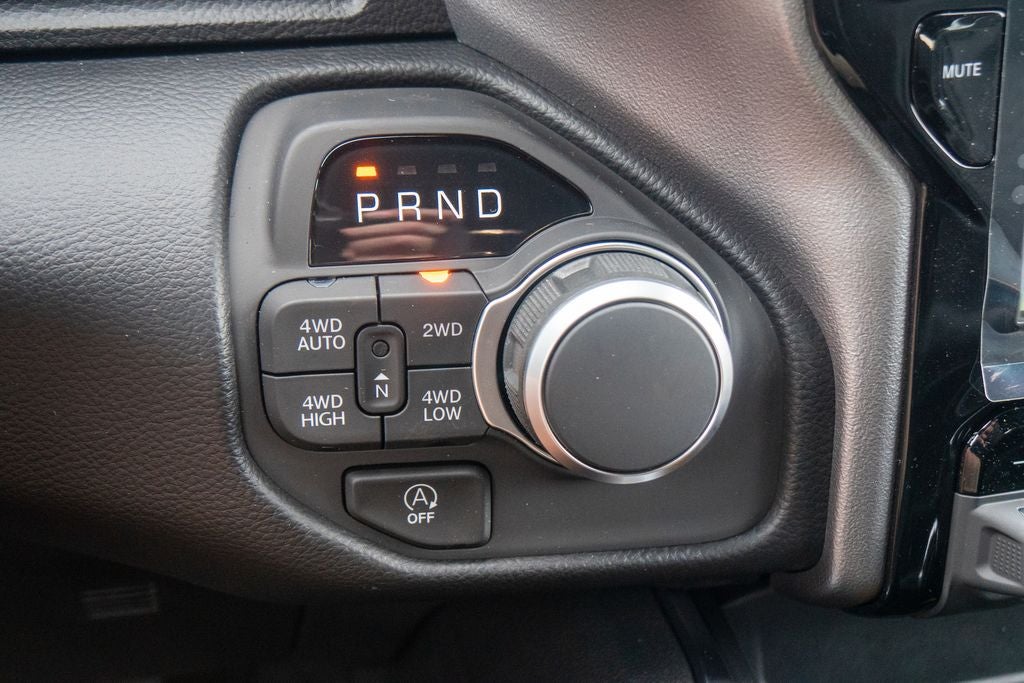 2027 RAM 1500 Big Horn/Lone Star