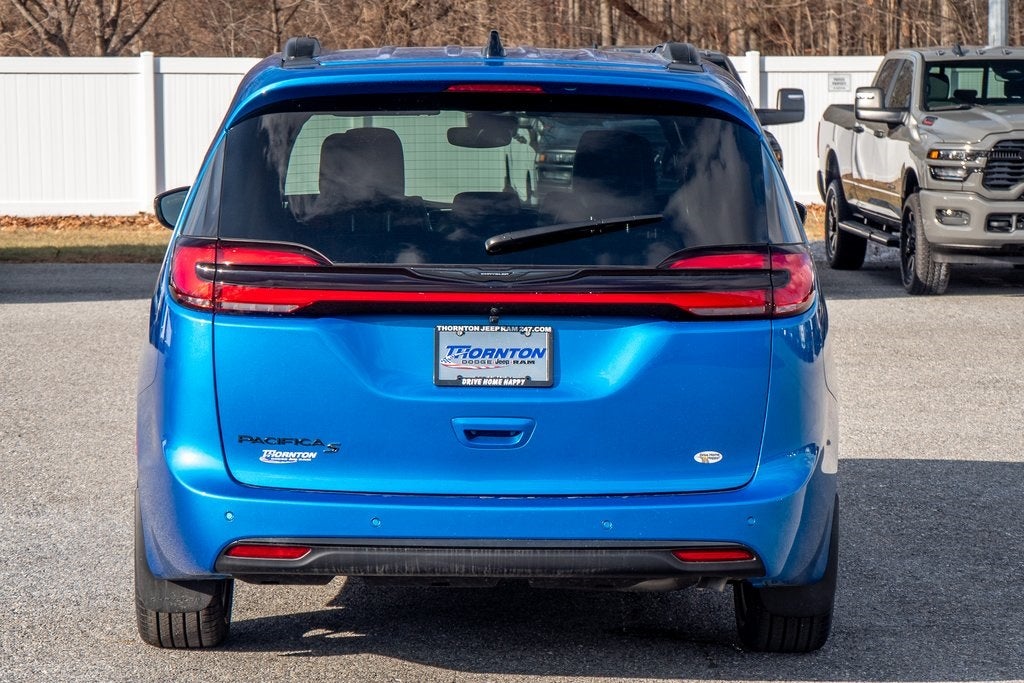 2026 Chrysler Pacifica Select