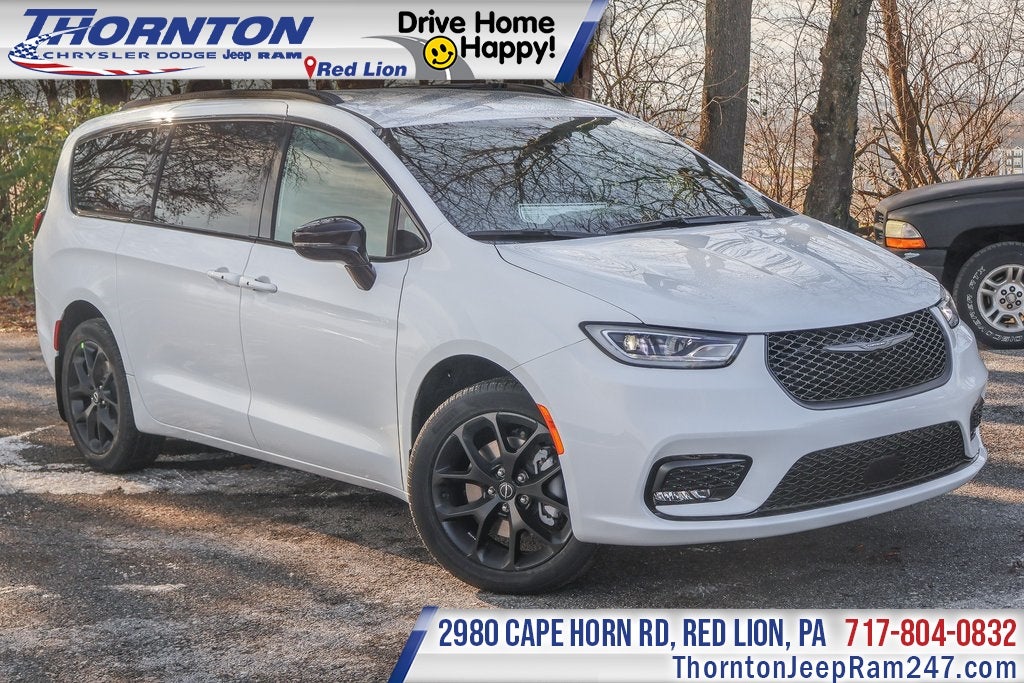 2026 Chrysler Pacifica Select