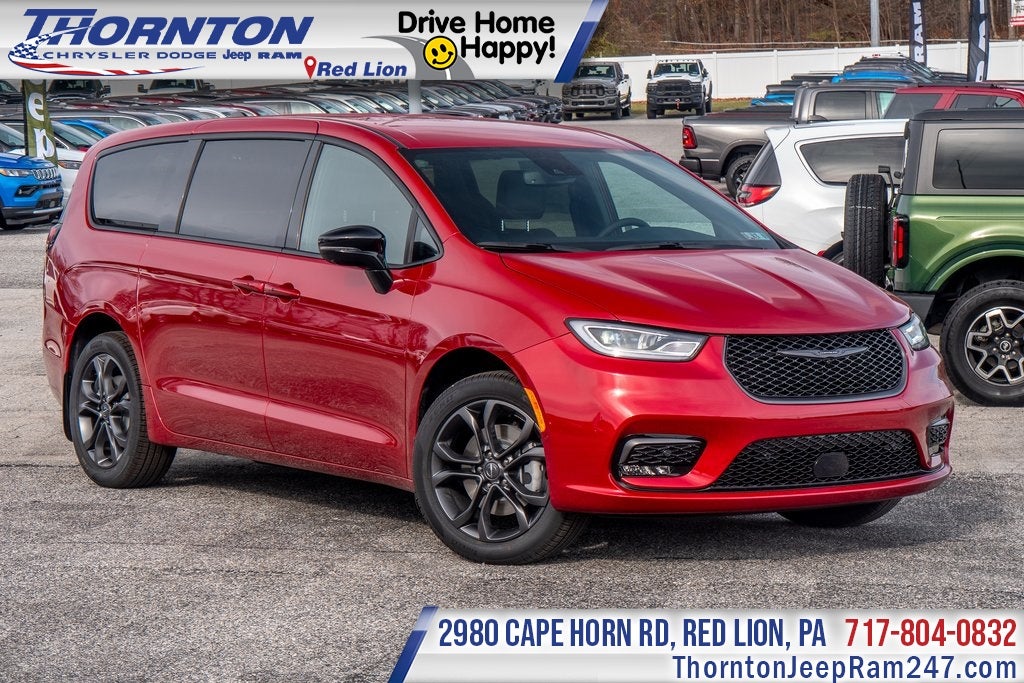 2026 Chrysler Pacifica Select