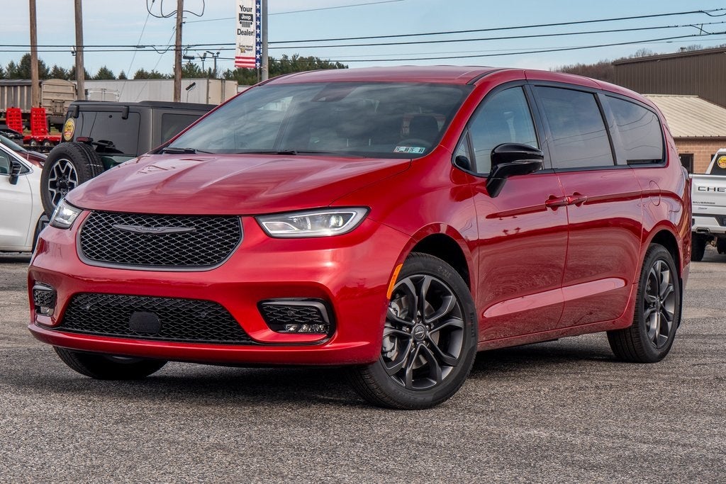 2026 Chrysler Pacifica Select